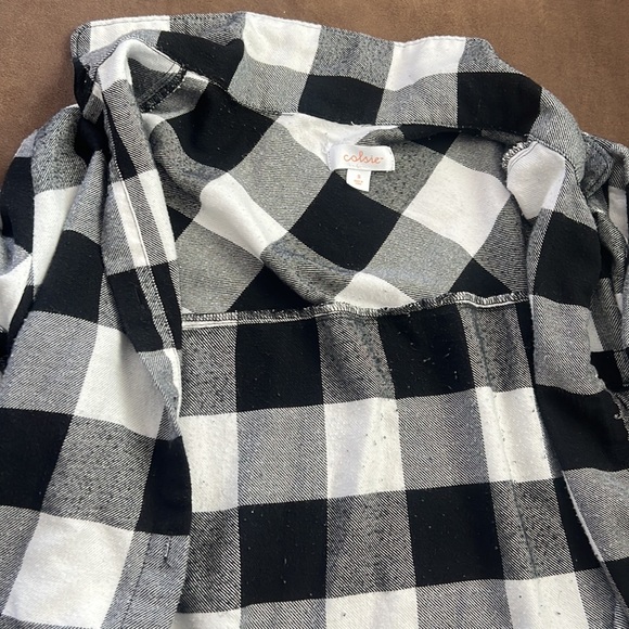 Colsie Flannel - Picture 4 of 6